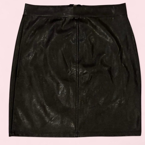 Black Vegan Leather Front-Zip Skirt. Never worn - Picture 2 of 3